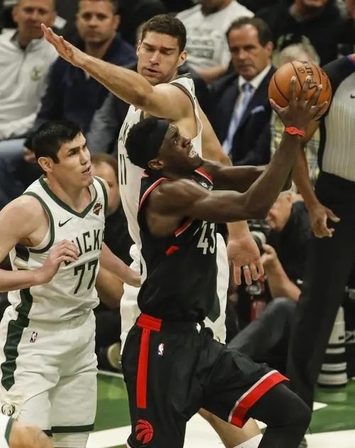  福克斯穿针引线国王全民皆兵击败爵士